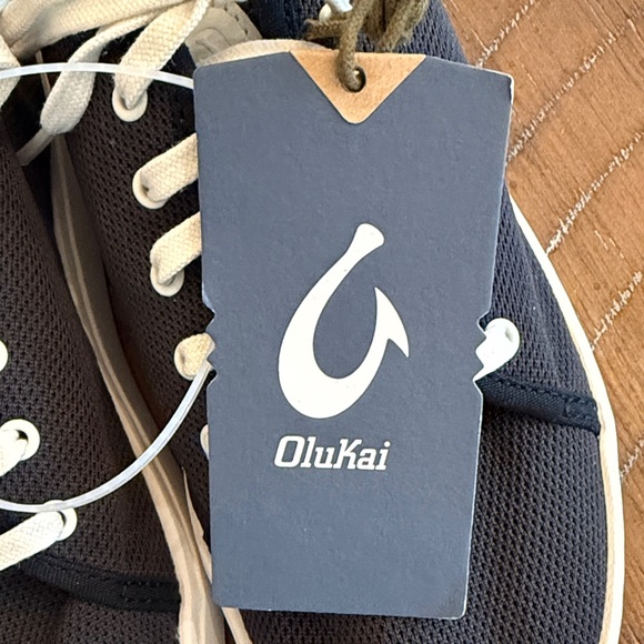 OluKai Pehuea Li Black and White Sand Canvas Sneakers NWT, Women’s 7 - Picture 6 of 7